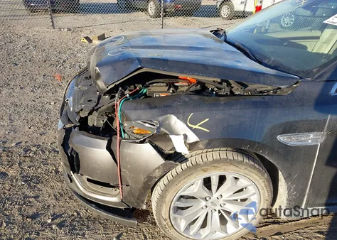 2015 Ford Taurus Limited z USA, uszkodzony, nr VIN 1FAHP2F80FG158528